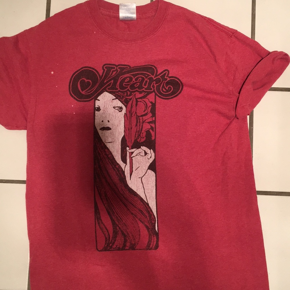 HEART VINTAGE TEE